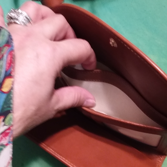 Purses - Picture 5 of 9